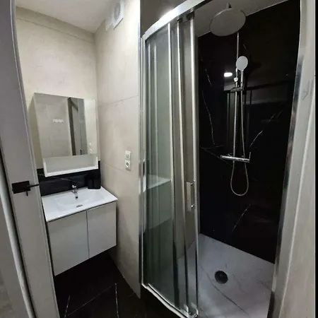 Private - Shared - - F2-5 Talence